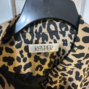 Kasper Animal Print Jacket in Black and Tan
